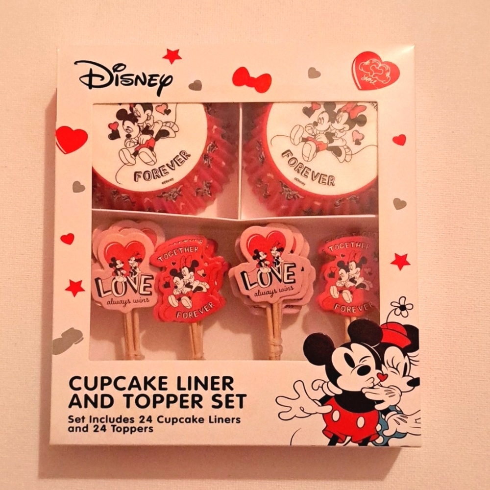 4/$15 🌻 NWT Disney Mickey & Minnie Mouse 48 Piece Heart Love Cupcake Kit